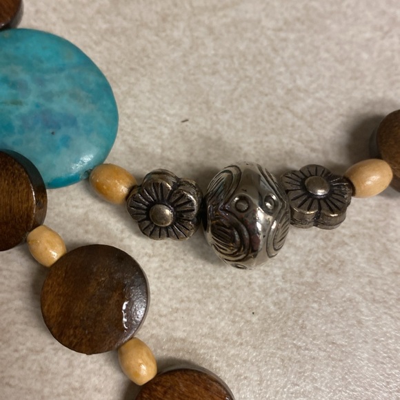 Vintage wooden turquoise necklace - Picture 3 of 4